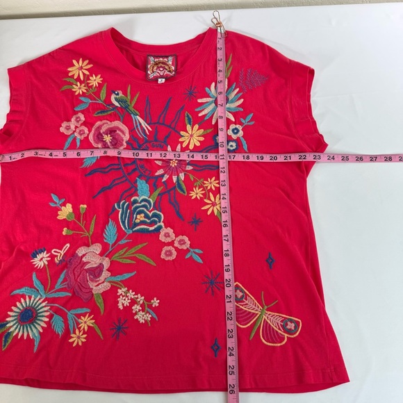 Johnny Was Arla Embroidered Floral Cotton Relaxed T-Shirt Top Size Medium EUC - Picture 14 of 14